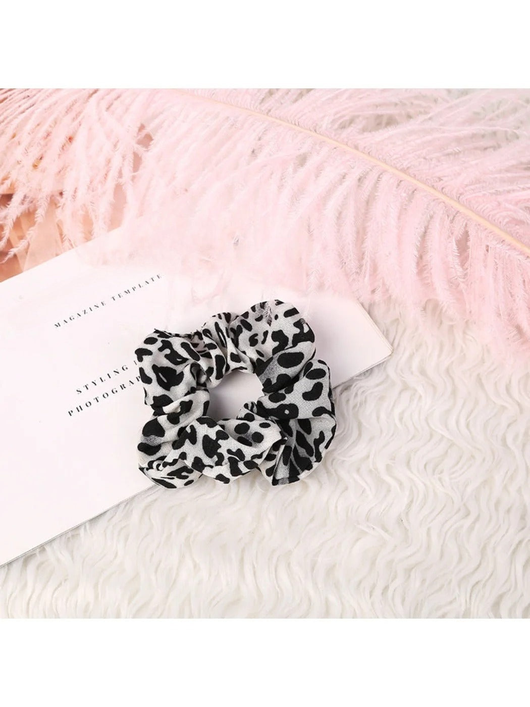 Gifty - Leopard Print Scrunchies
