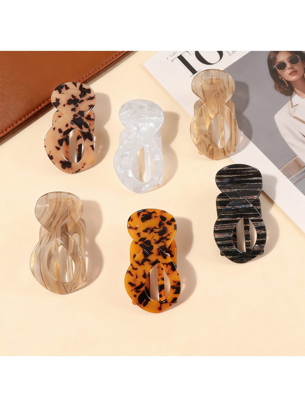 Beau - Vintage Criss Cross Hair Claw Clip