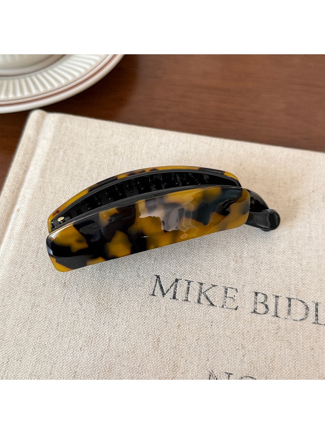 Beau - Glossy Marbled Acetate Banana Clip