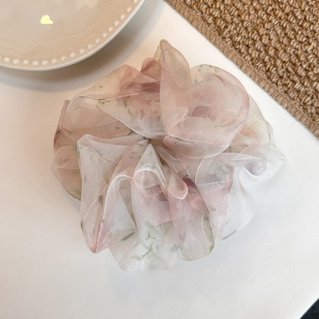 Gifty - Sweet Floral Printed Muted Scrunchie