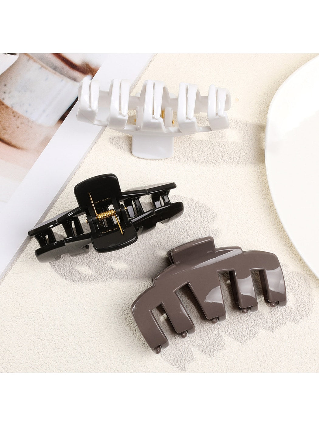 Beau - Soft Feel Arched Plastic Hair Styling Claw Clip