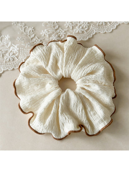Gifty - Soft Elastic Elegant Serged Scrunchie