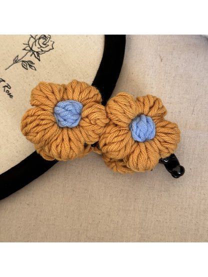Beau - Knitted Flower Shaped Banana Hair Clip