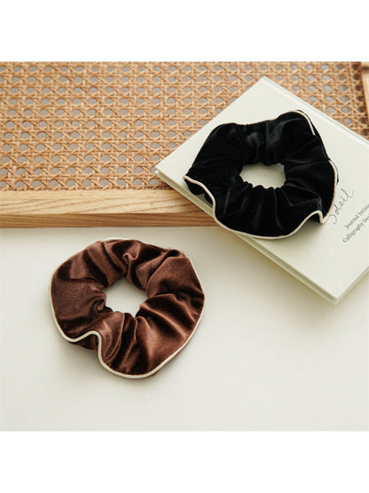 Gifty - Velvet Scrunchie Hair Ring