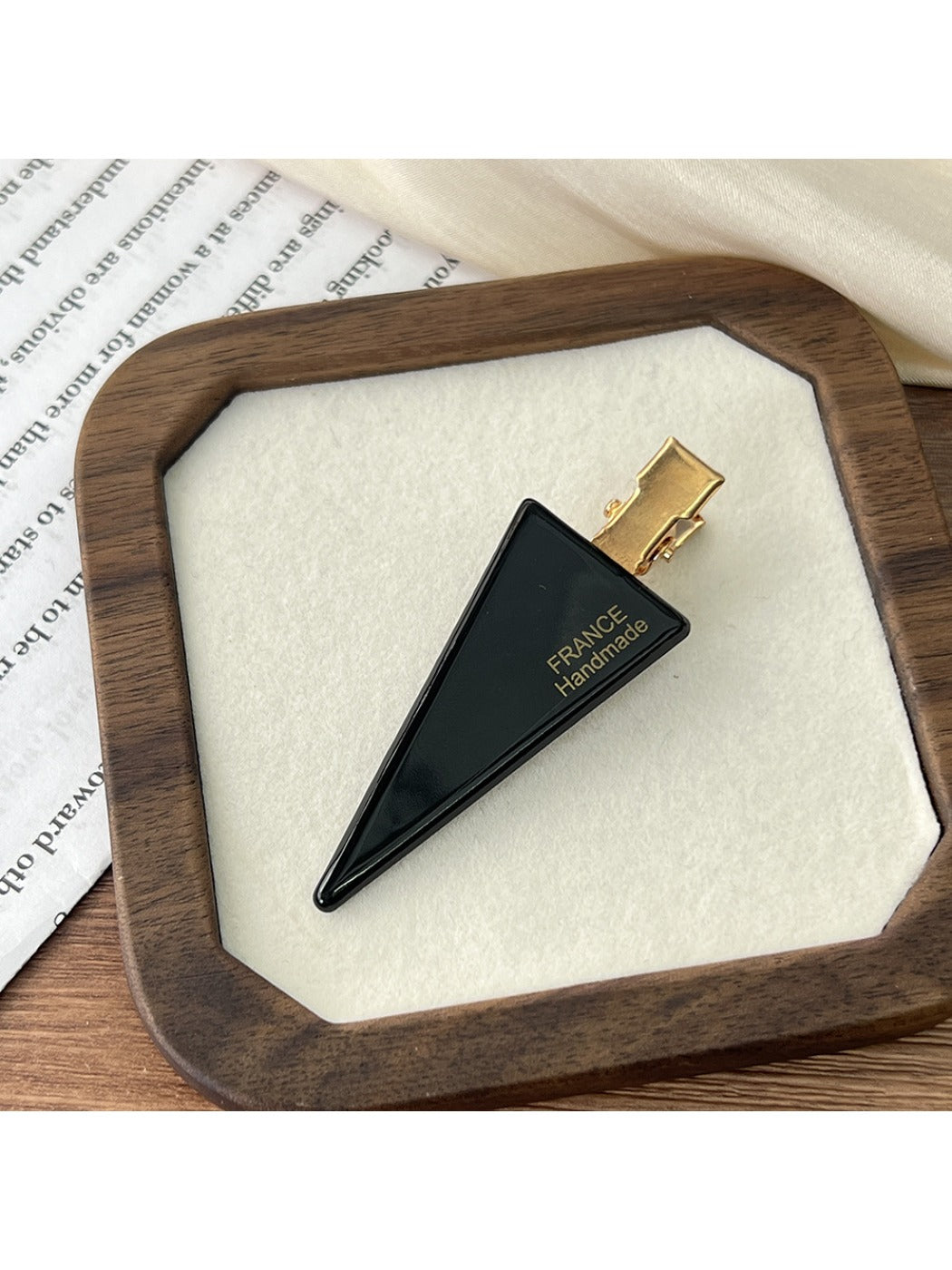 Beau - Elegant Triangle Acetate Hair Clips