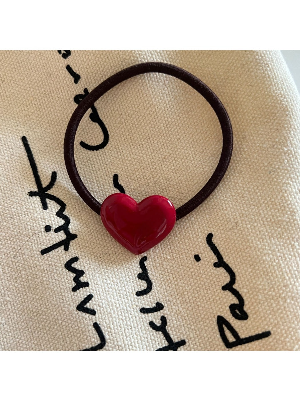 Gifty - Vintage Heart Shaped Hair Tie