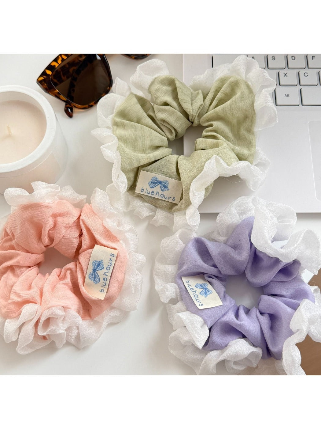 Gifty - Cream Lace Trimmed Scrunchie