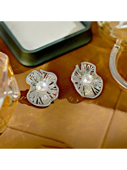 Earedge - Luxe Openwork Ruffled Stud Earrings