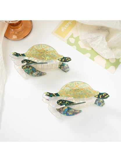 Beau - Turtle Shaped Hair Claw Clip