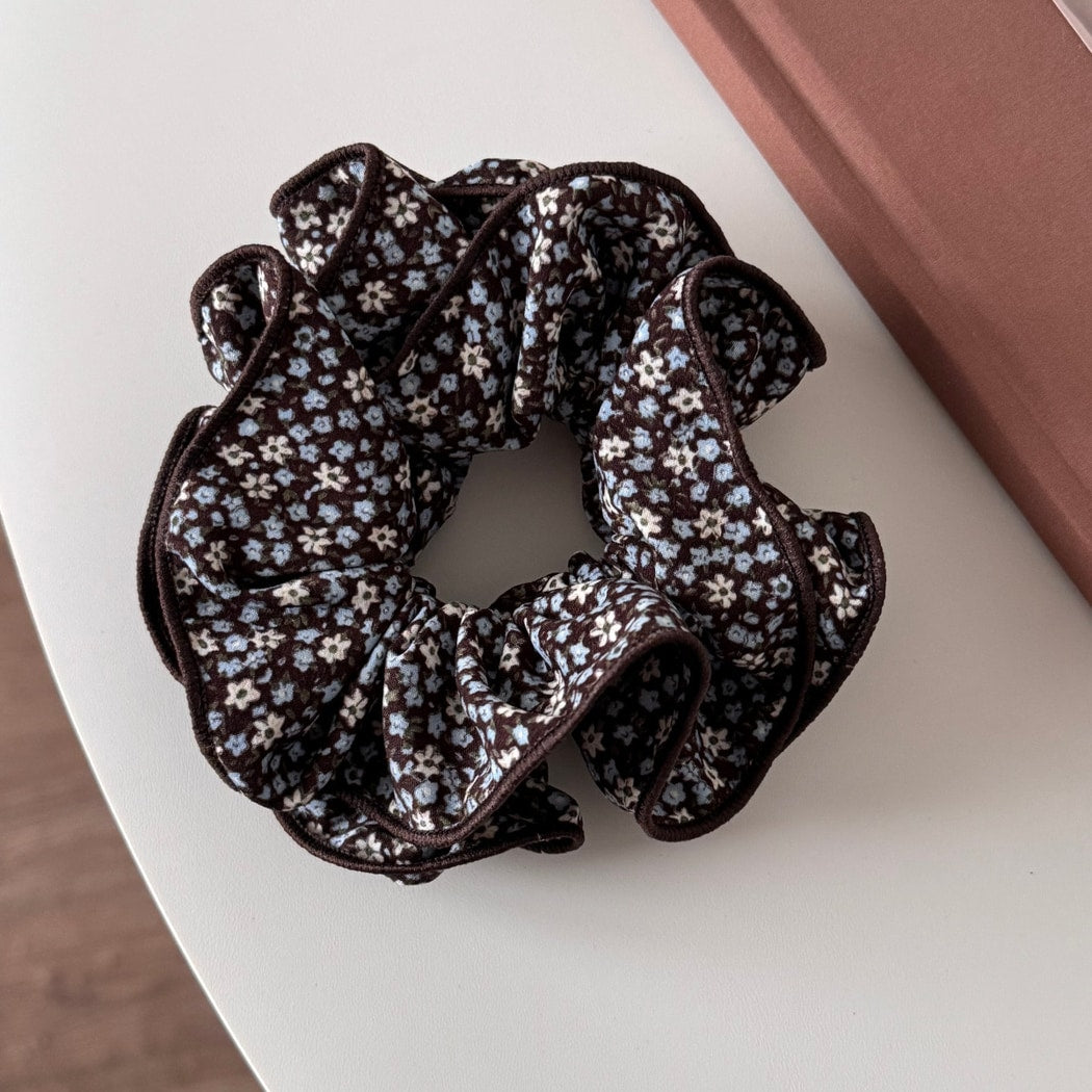 Gifty - Vintage Floral Double Edge Scrunchie