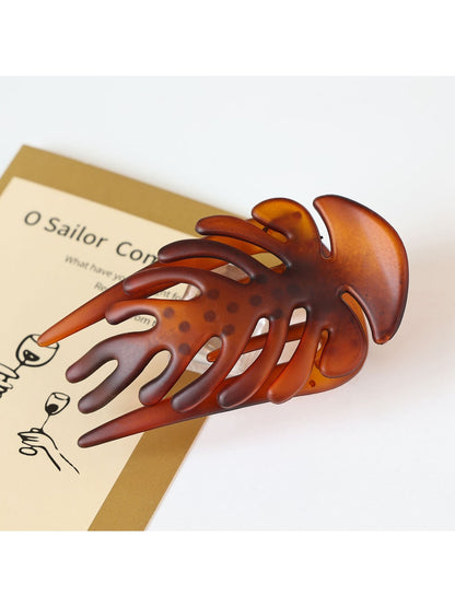 Beau - Simple Plastic Leaf Shape Hair Clip