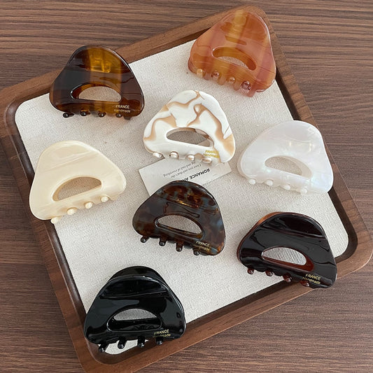 Beau - Glossy Marble Cutout Triangle Claw Clip