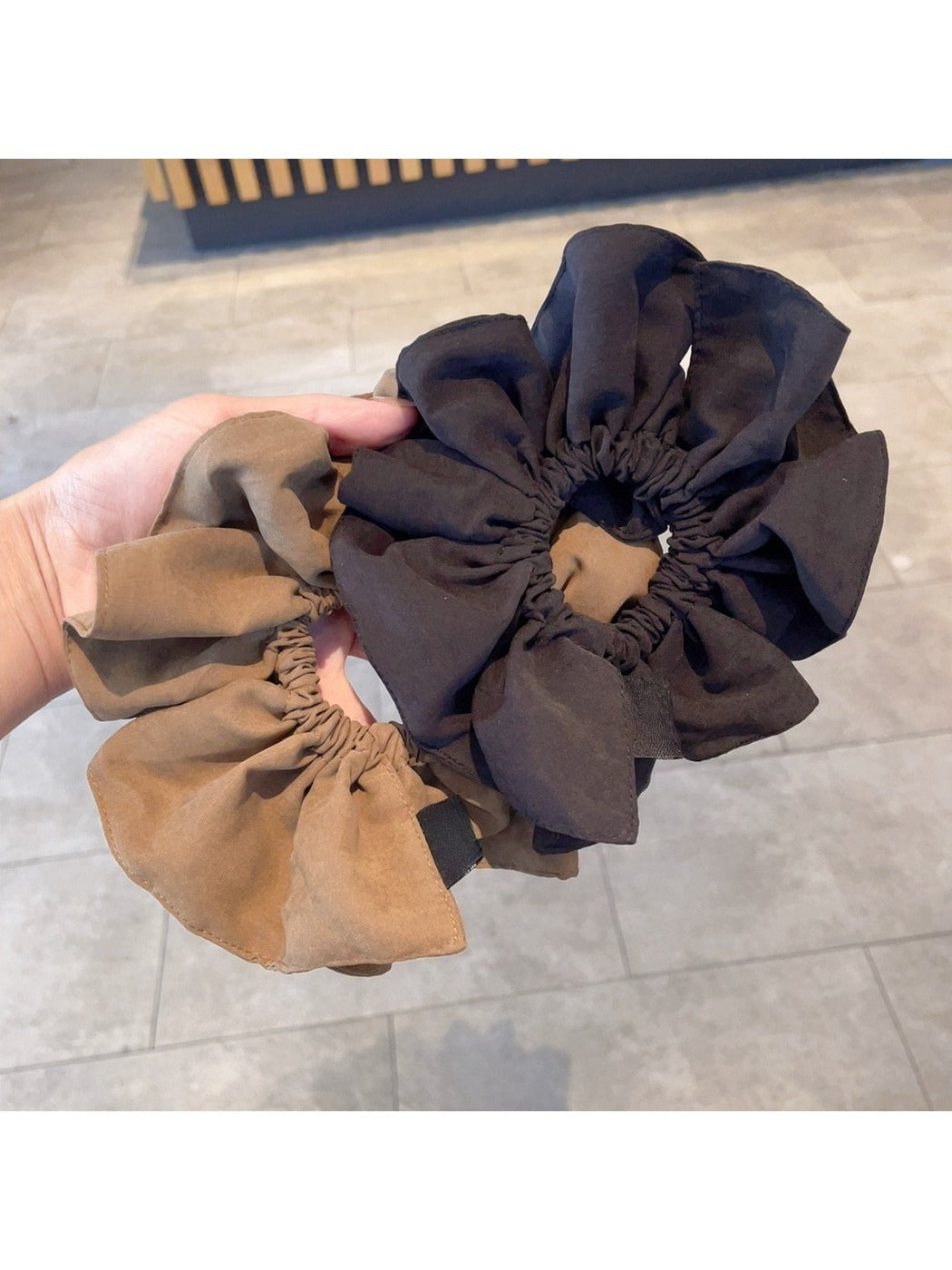 Gifty - Elegant Solid Fabric Scrunchie