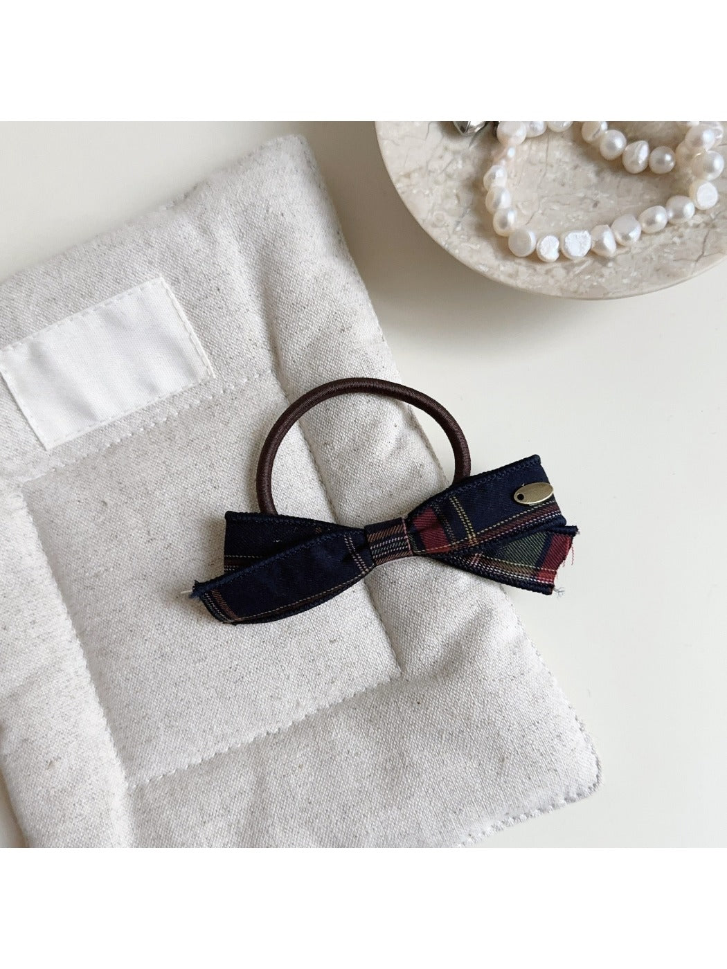 Gifty - Bow Shaped Hair Ties and Hair Clips