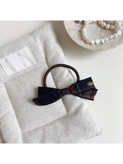 Gifty - Bow Shaped Hair Ties and Hair Clips
