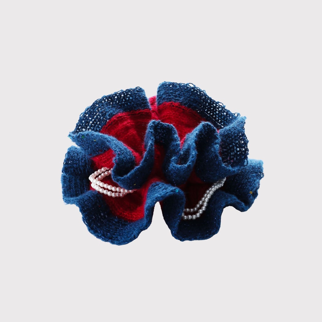 Gifty - Preppy Contrast Knit Ruffle Scrunchie