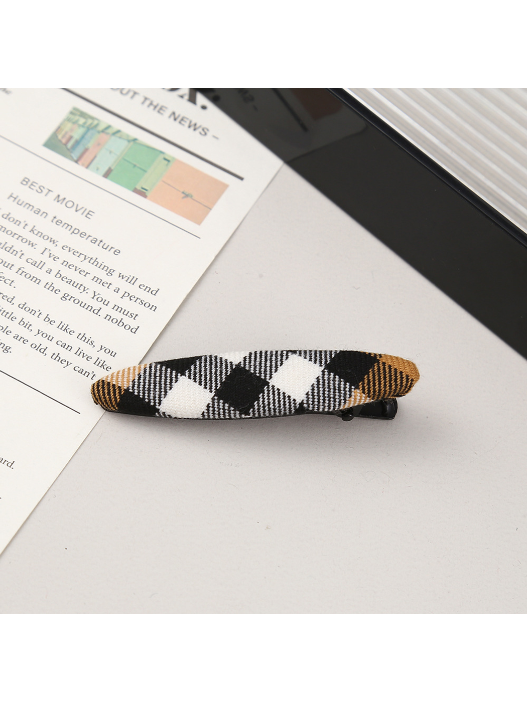 Beau - Plaid Fabric Oval Side Bangs Hair Clip