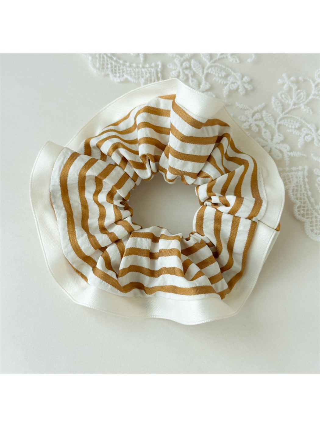 Gifty - Trendy Striped Fabric Scrunchie