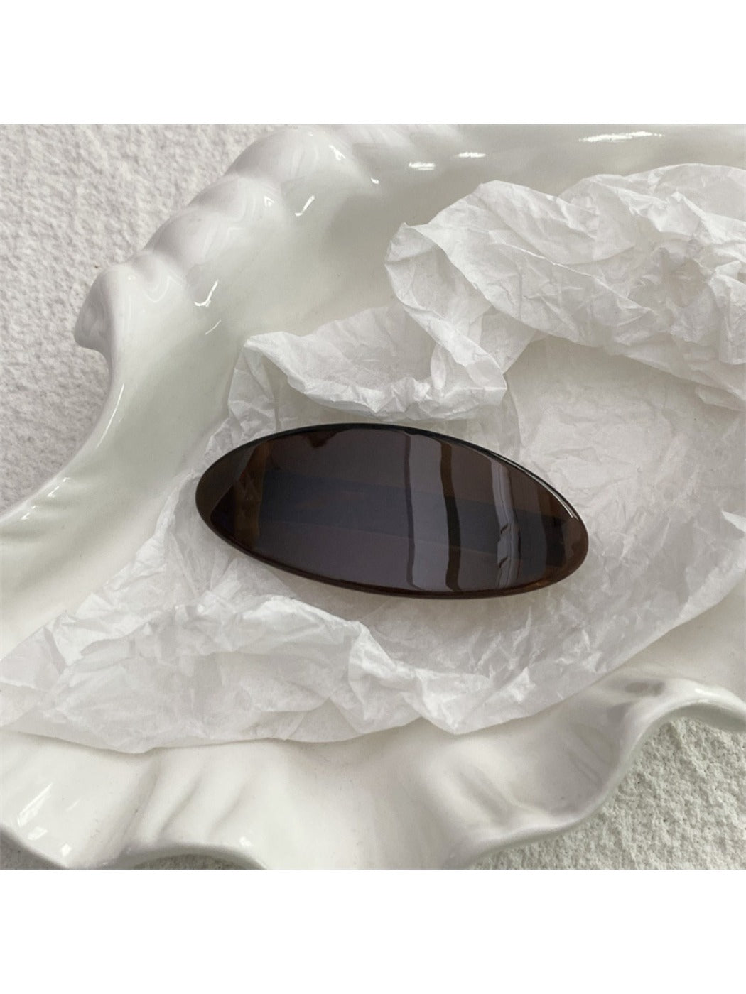 Beau - Minimalist Oval Hair Clip