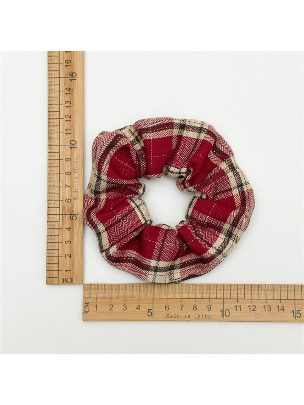 Gifty - Beautiful Checked Scrunchie