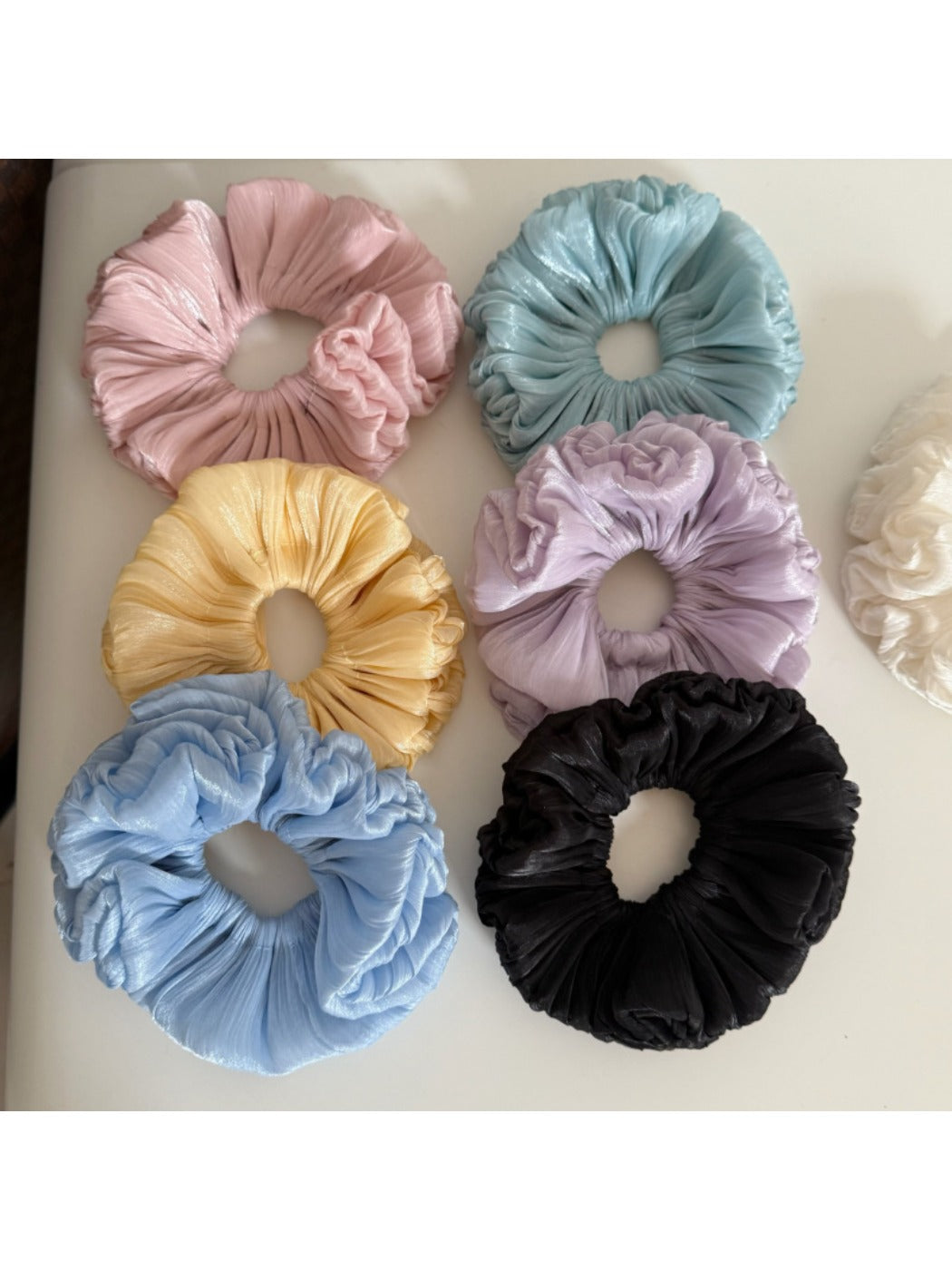 Gifty - Elegant Pleated Bud Shaped Scrunchie