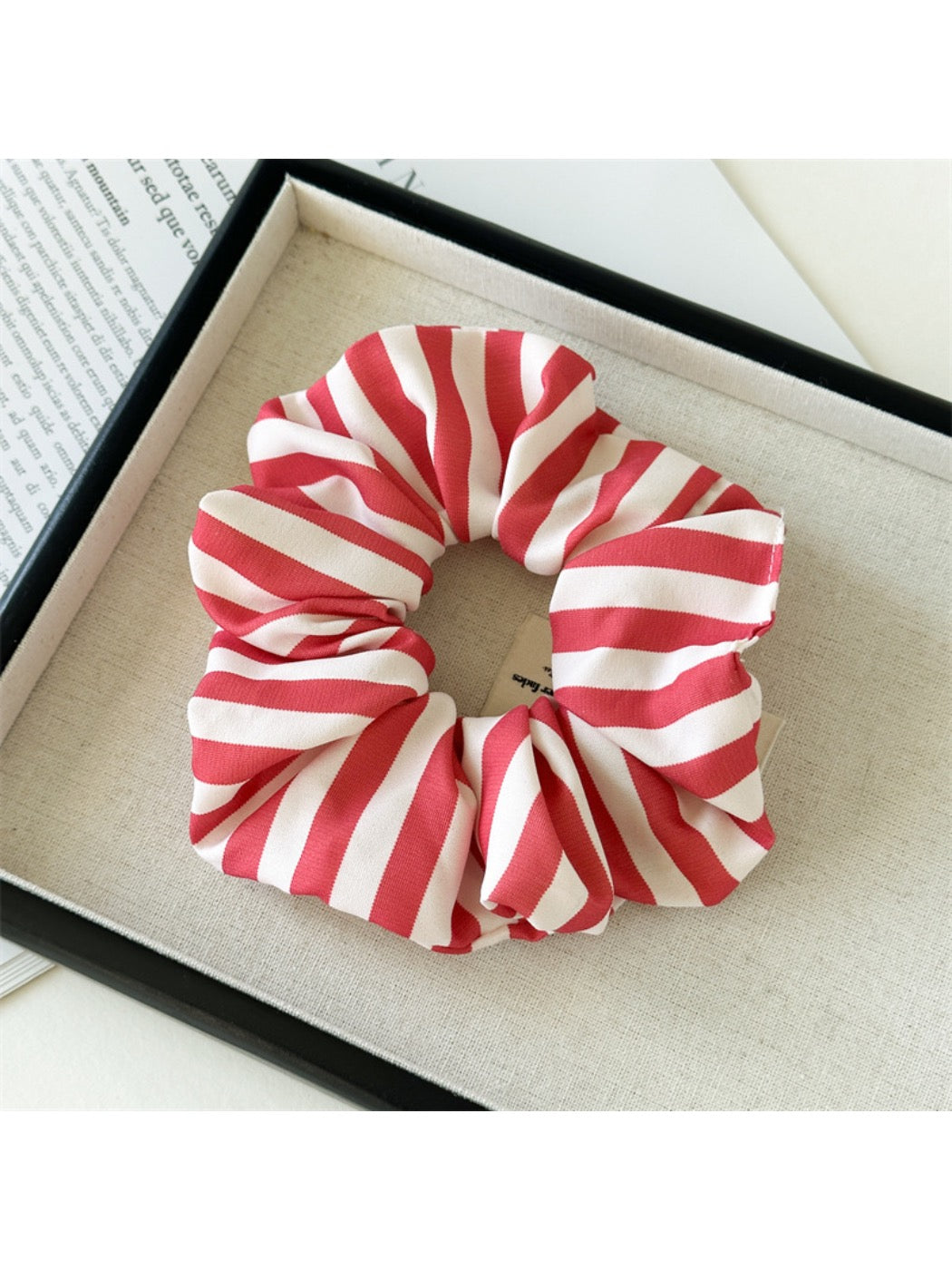 Gifty - Striped Scrunchie Hair Tie