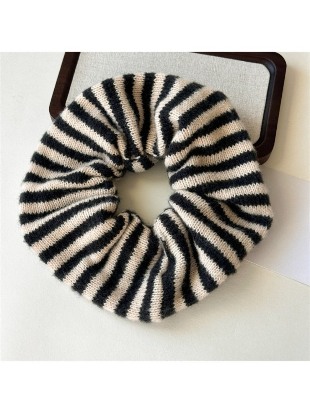 Gifty - Knitted Striped Hair Scrunchie