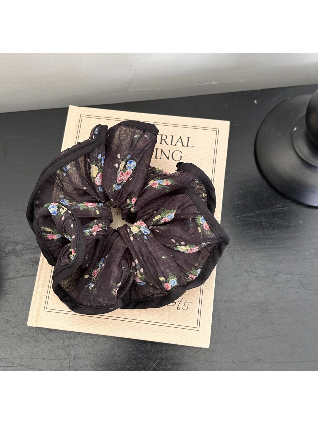 Gifty - Floral Scrunchie Hair Tie for Women