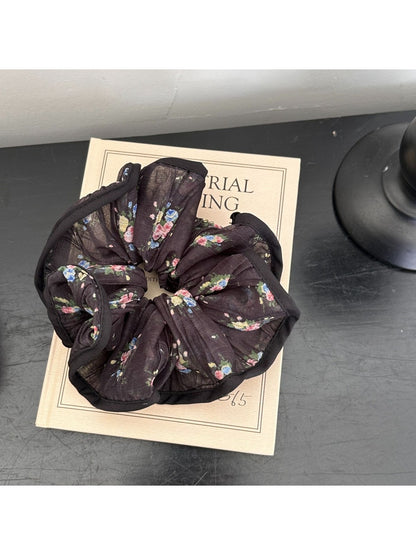 Gifty - Floral Scrunchie Hair Tie for Women