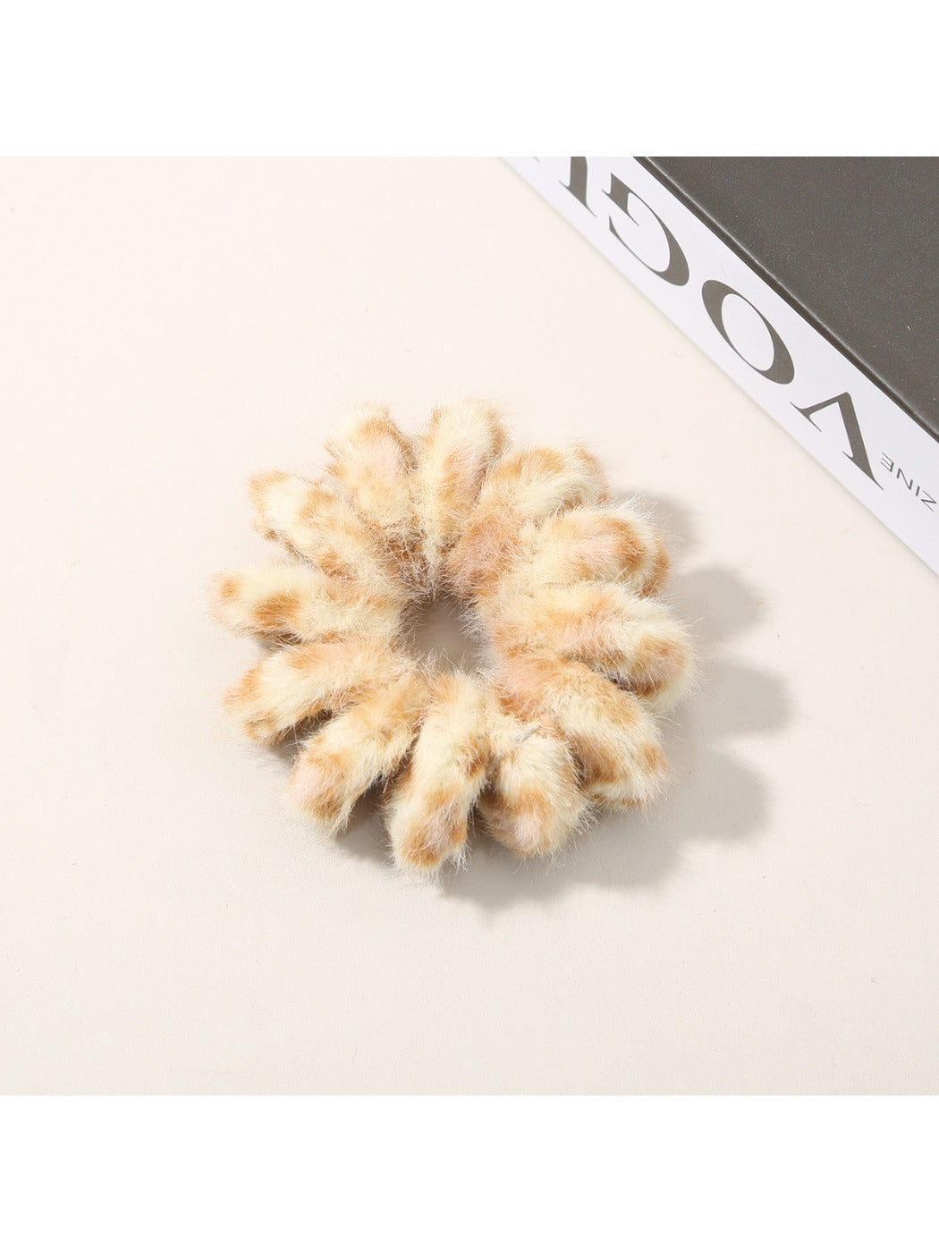 Gifty - Vintage Leopard Print Spiral Scrunchie