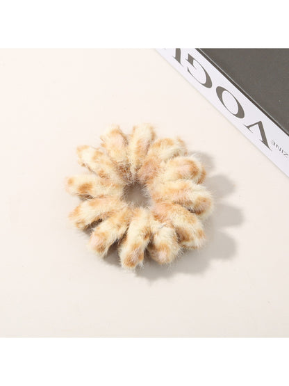 Gifty - Vintage Leopard Print Spiral Scrunchie