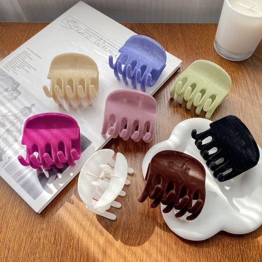 Beau - Fresh Plush Finish Fashion Claw Clip