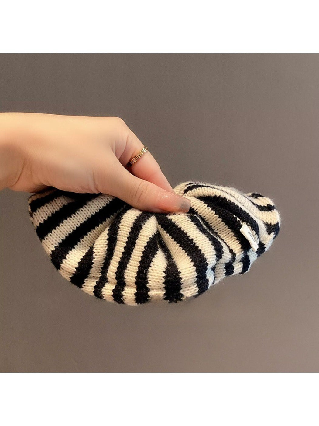 Gifty - Vintage Knitted Striped Hair Loop