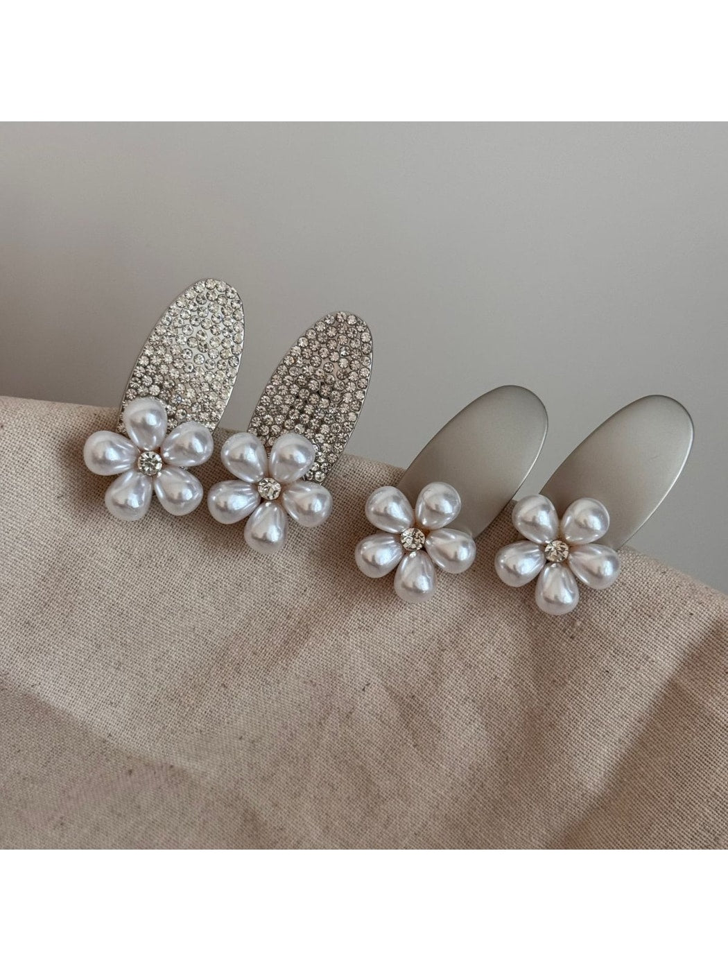 Beau - Floral Oval Duckbill Side Hair Clip