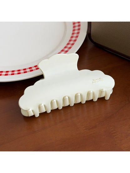 Beau - Vintage Style Line Detail Claw Clip