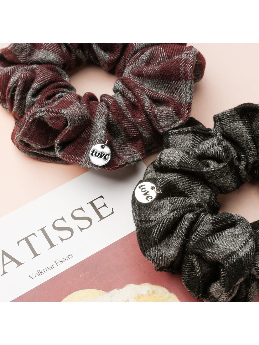 Gifty - College Style Patterned Scrunchie