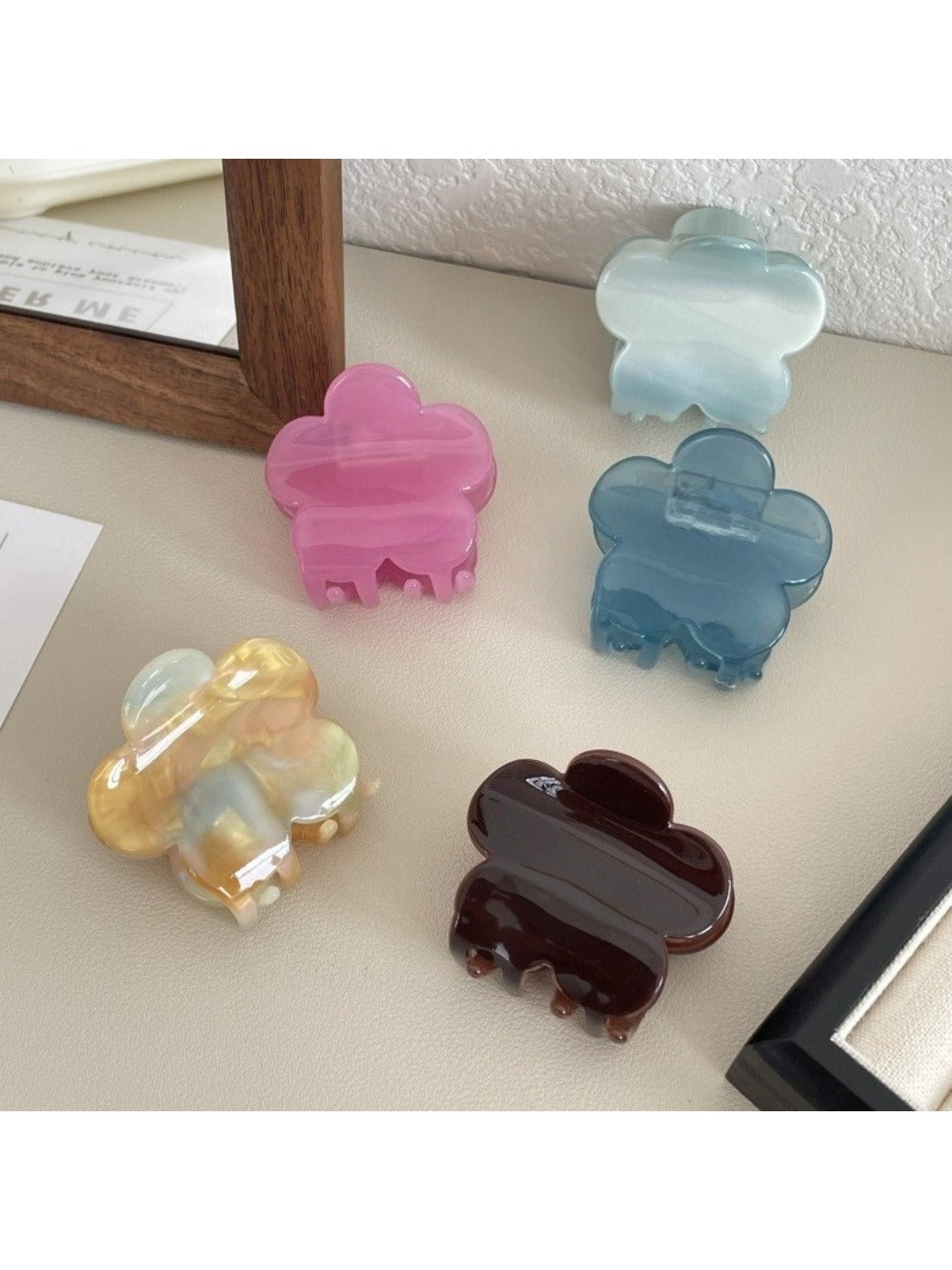 Beau - Macaron Colored Flower Shaped Claw Clip