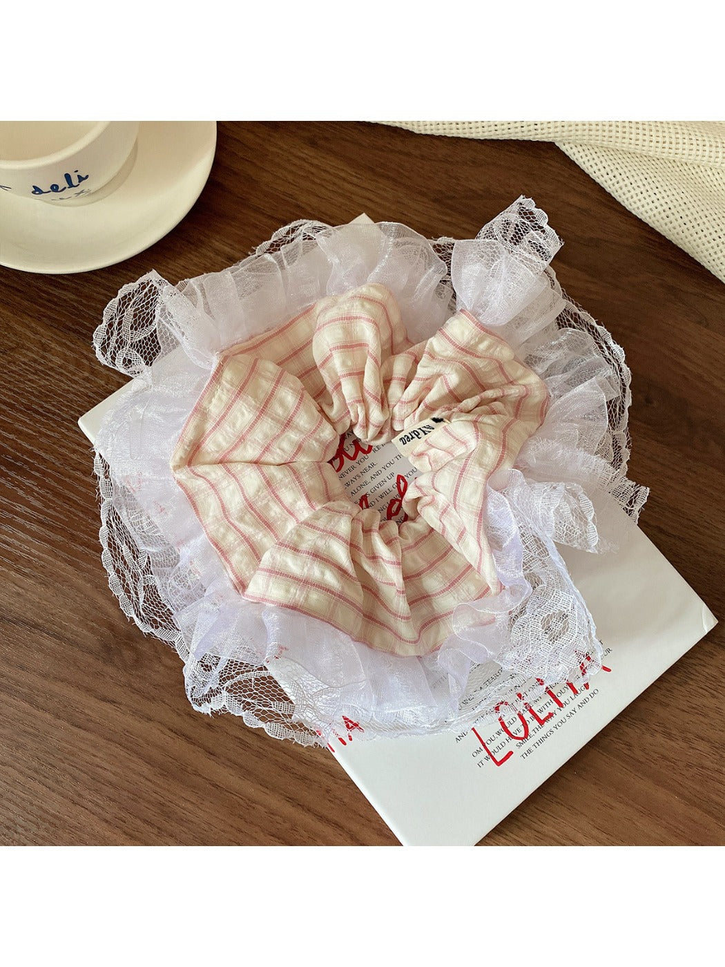 Gifty - Macaron Pastel Lace Trimmed Scrunchies