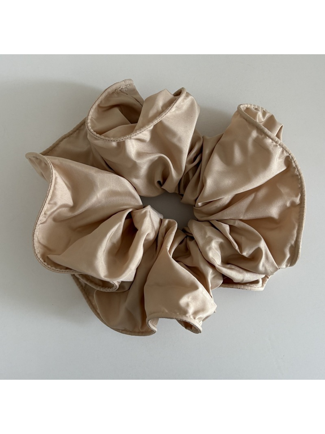Gifty - Sweet Ruffled Oversized Polyester Scrunchie