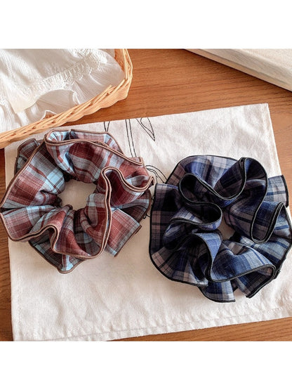 Gifty - Plaid Scrunchie Hair Tie