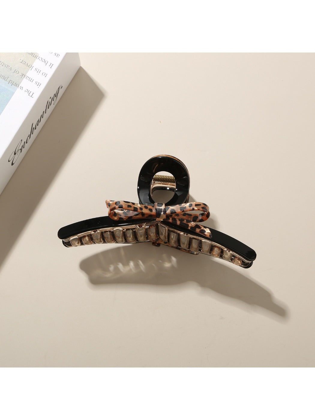 Beau - Vintage Style Criss Cross Claw Clip