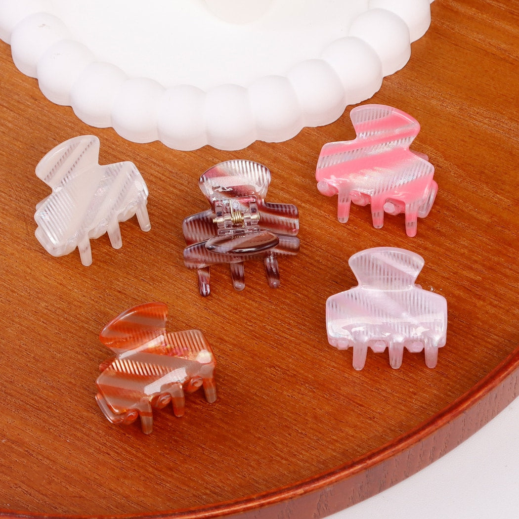 Beau - Sweet Style Striped Textured Claw Clip