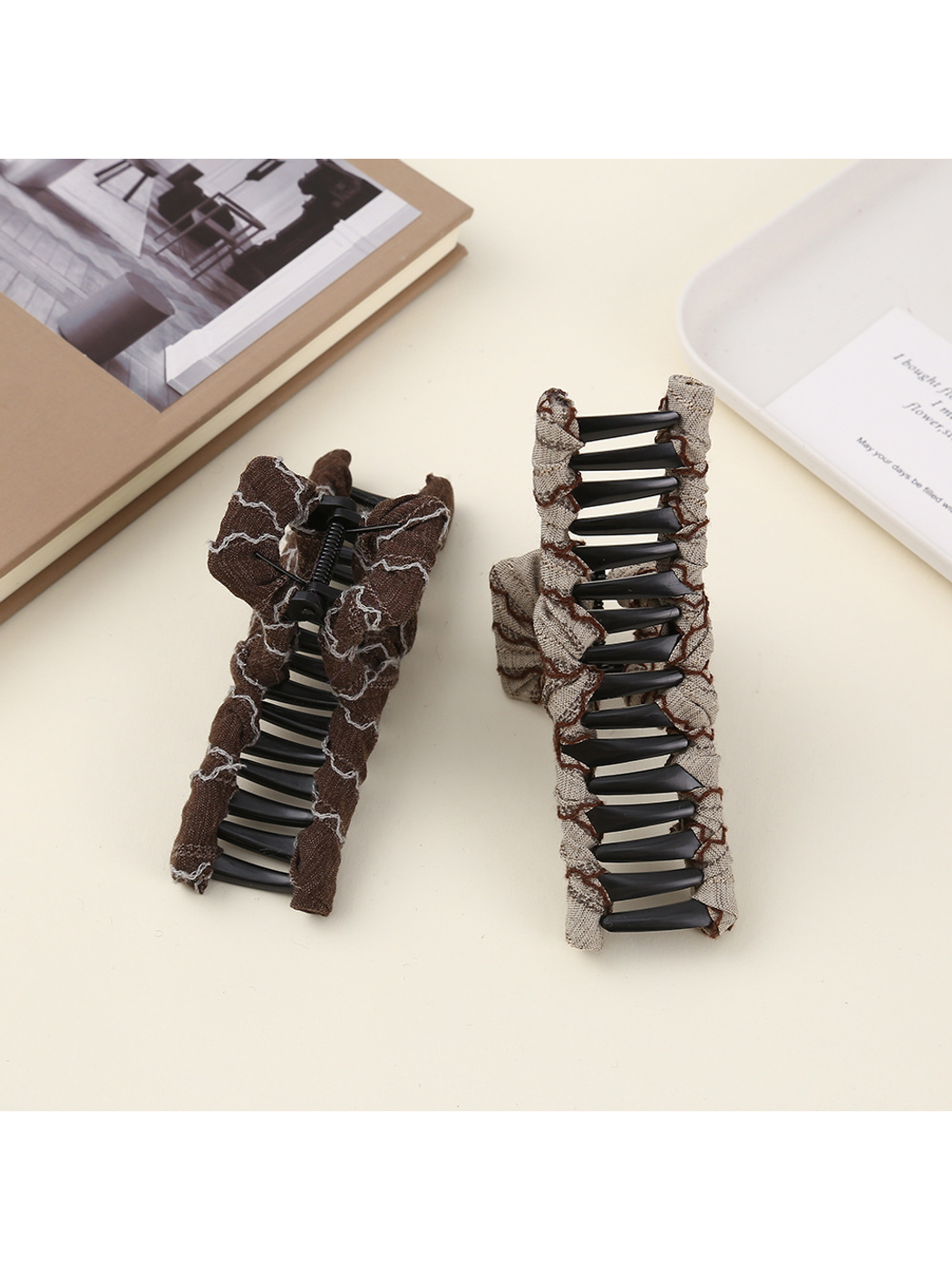 Beau - Large Line Detail Geometric Claw Clip