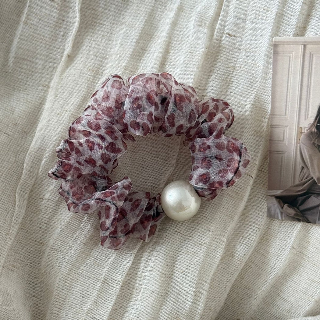 Gifty - Leopard Print Ruffled Bead Detail Scrunchie
