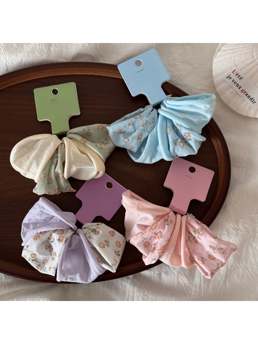 Gifty - Fresh Style Wide Floral Print Hair Scrunchie