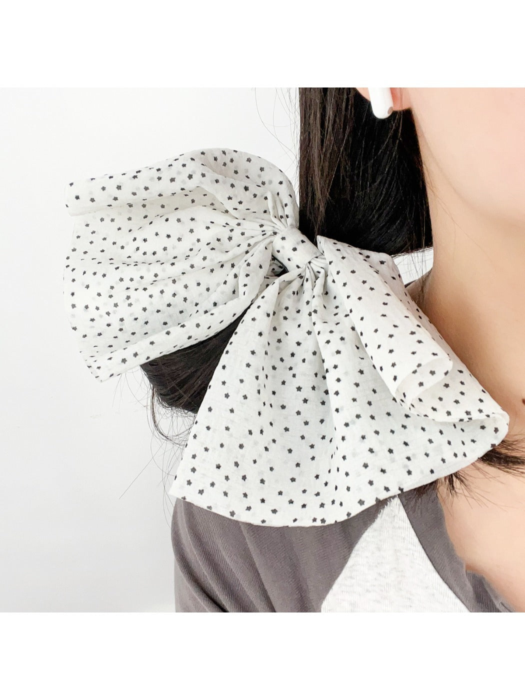 Gifty vintage style scrunchie displayed on a white background