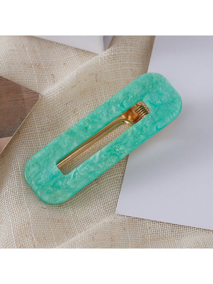 Beau - Hollowed Out Square Hair Clip