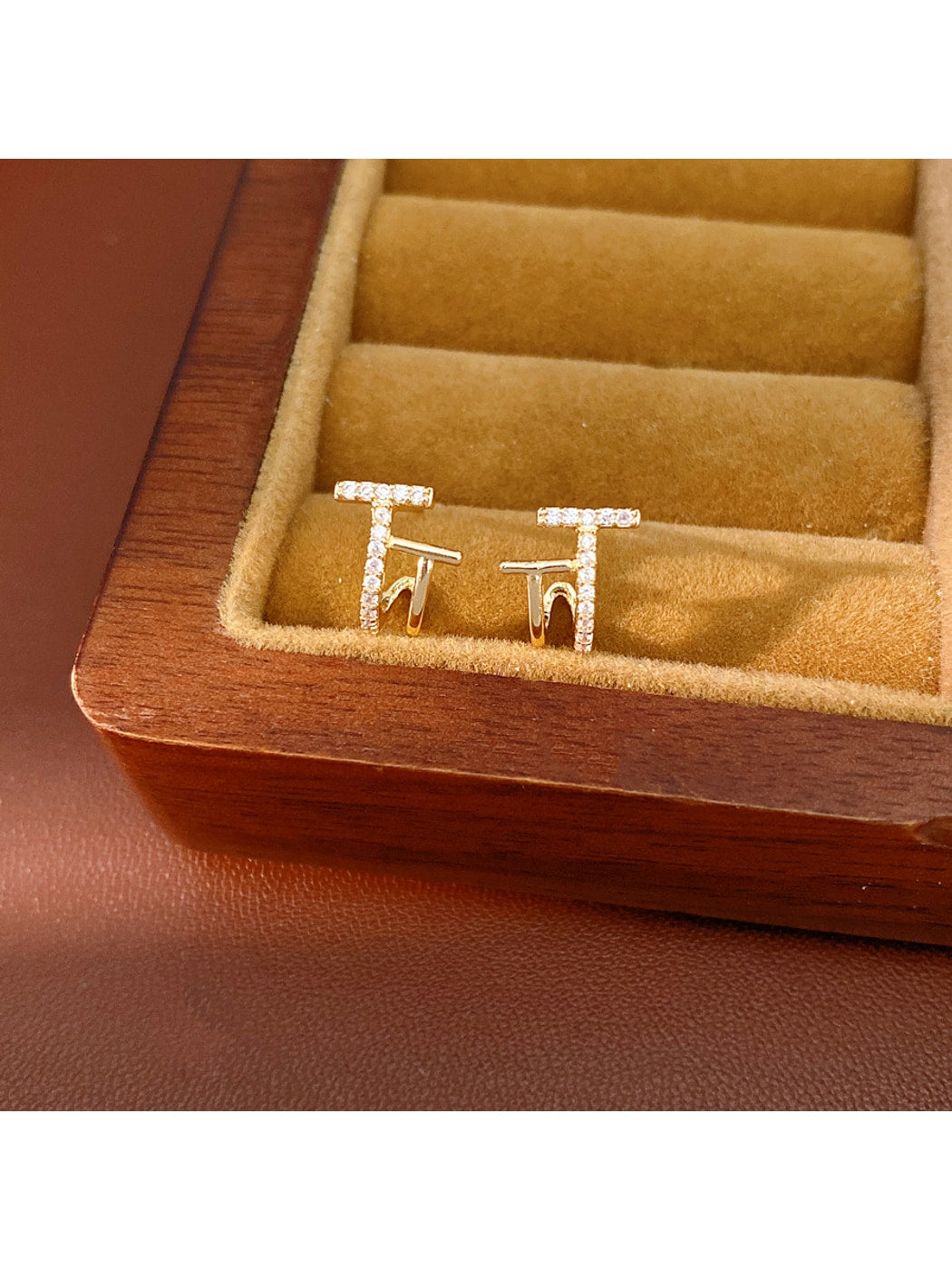 Earedge - Clean Line T Shape Alloy Fashion Stud Earrings