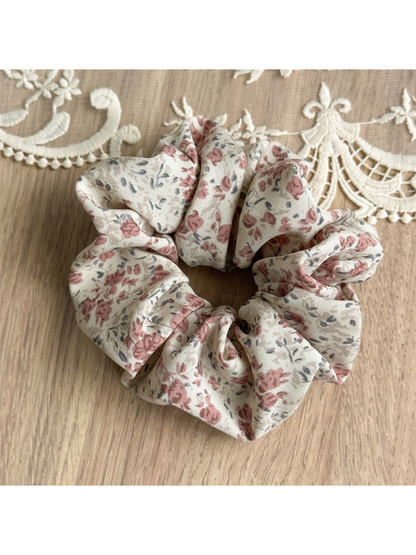Gifty - Plant Floral Fabric Ponytail Style Scrunchie