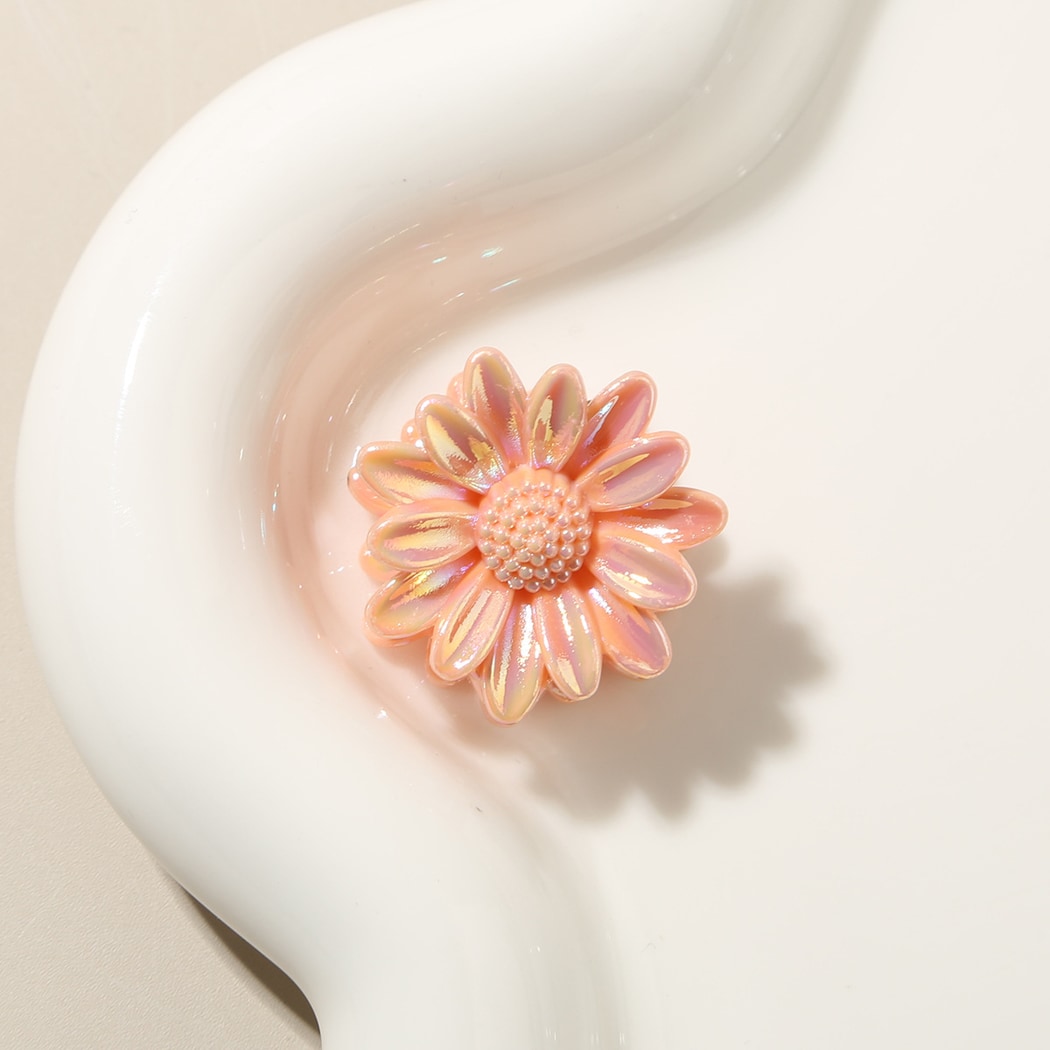 Beau - Minimalist Petal Shape Floral Claw Hair Clip